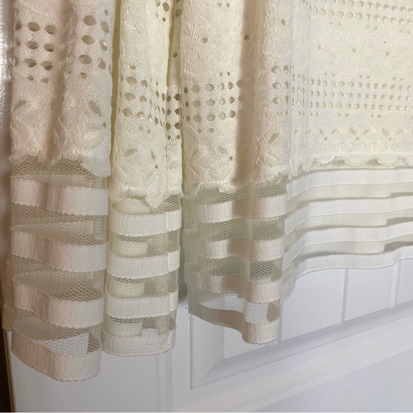 Max Studio Women Semi Sheer Ivory Long Sleeve Eyelet Blouse Size M - Picture 5 of 16
